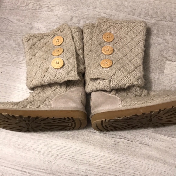 Knitted Cream UGG boots - Picture 1 of 6